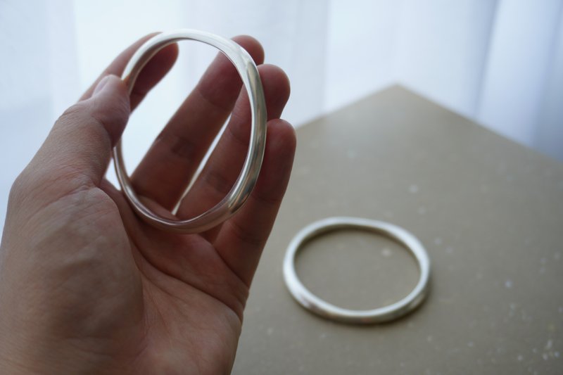 純銀流線手鐲 - 手鍊/手環 - 純銀 銀色