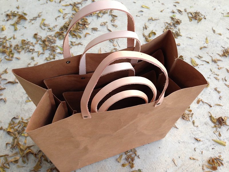 Shopping Bag S/M/L : Tyvek and Kraft paper bag - กระเป๋าถือ - กระดาษ สีนำ้ตาล