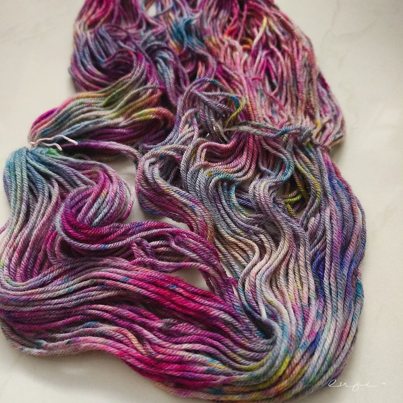 lufi~ Hand-dyed thread Merino DK Pangpang 100g wool hand-dyed thread - Knitting, Embroidery, Felted Wool & Sewing - Wool 