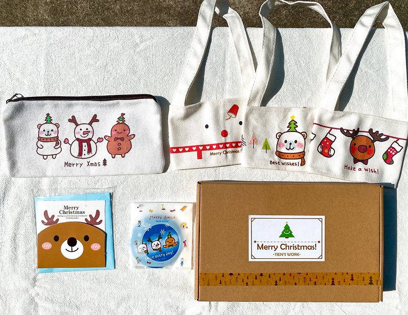 Christmas gift bag-pencil case + cup cover + portable mirror (including packaging carton) - กล่องดินสอ/ถุงดินสอ - ผ้าฝ้าย/ผ้าลินิน 
