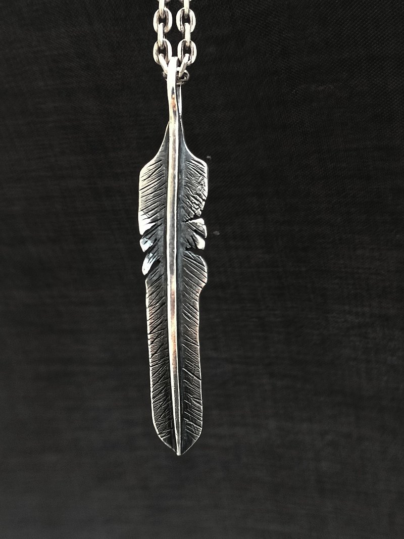 Feathers Pendant - Necklaces - Silver Black