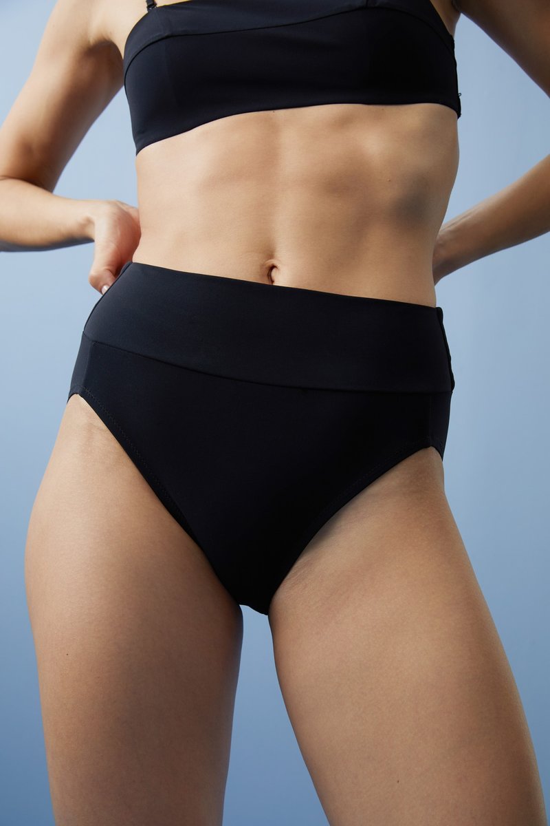 Slimmer Small Waist Pants Lightweight Swim Trunks (Black) - ชุดว่ายน้ำผู้หญิง - ไนลอน สีดำ