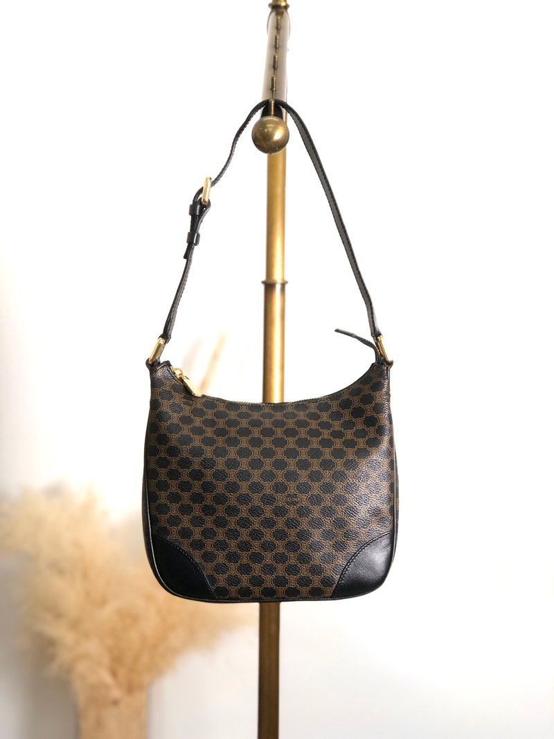 【 日本直送　名牌中古包 】CELINE セリーヌ マカダム ショルダーバッグ ブラック PVC レザー ミニバッグ コーナーレザー オールド kibhz7 - 側背包/斜背包 - 防水材質 黑色