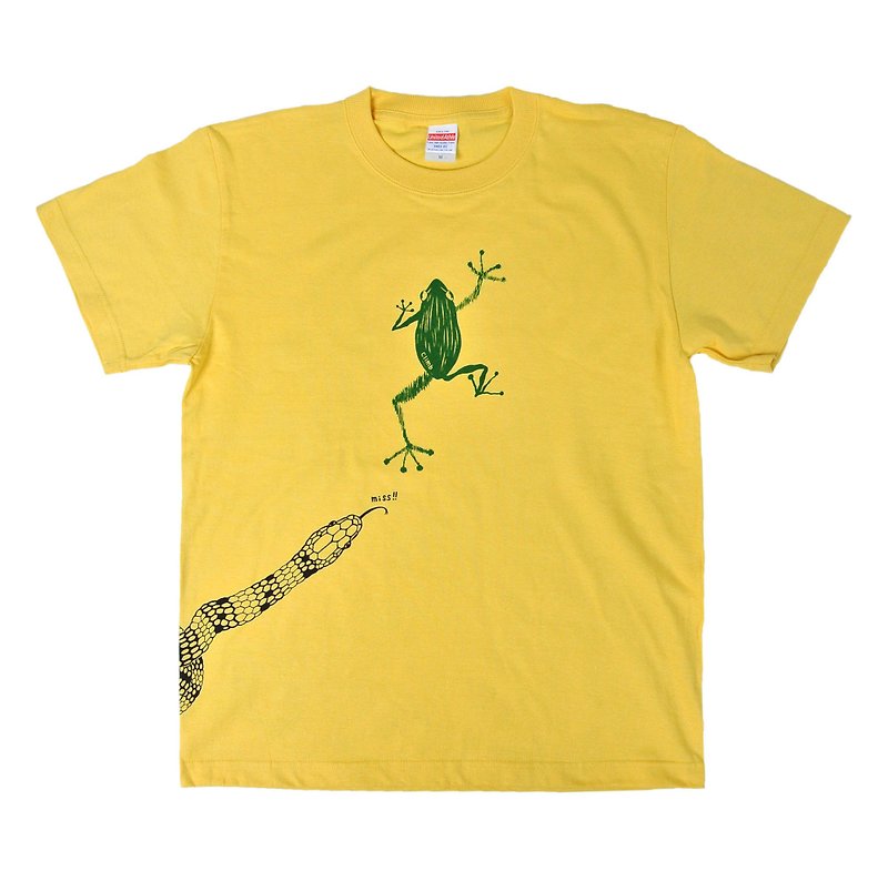 Crisis Avoidance Snake Escaped Frog T-shirt Men's - เสื้อยืดผู้ชาย - ผ้าฝ้าย/ผ้าลินิน สีเหลือง