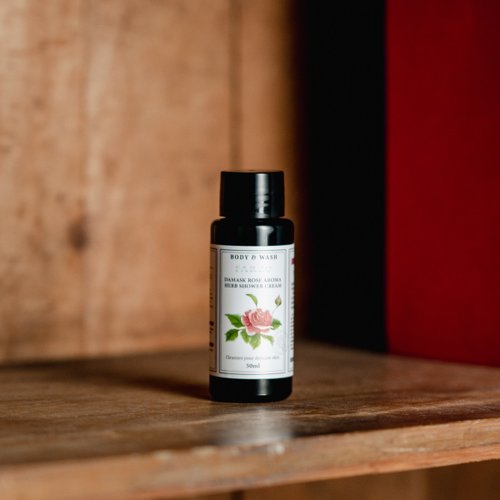 LODNI蘿德妮專業頭皮養護 大馬士革玫瑰精油沐浴露50ml