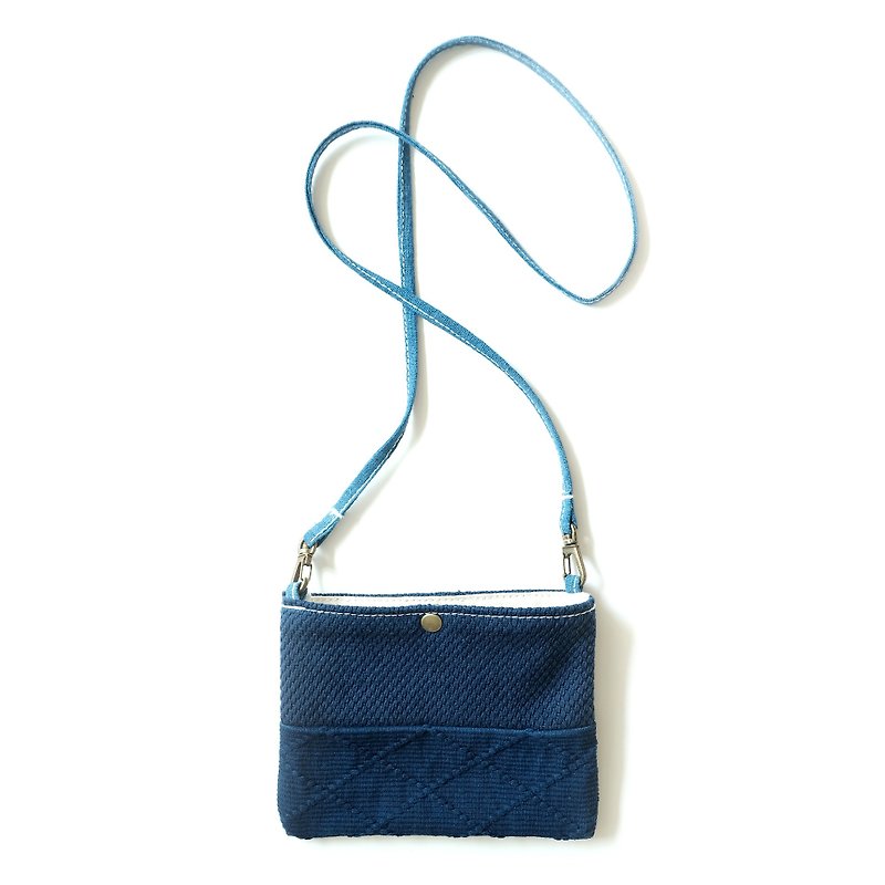 VINTAGE Personality Original Retro DIY Handmade One Shoulder Messenger Mobile Phone Jewelry Small Bag Blue Dyed Kendo Fabric - กระเป๋าแมสเซนเจอร์ - วัสดุอื่นๆ 