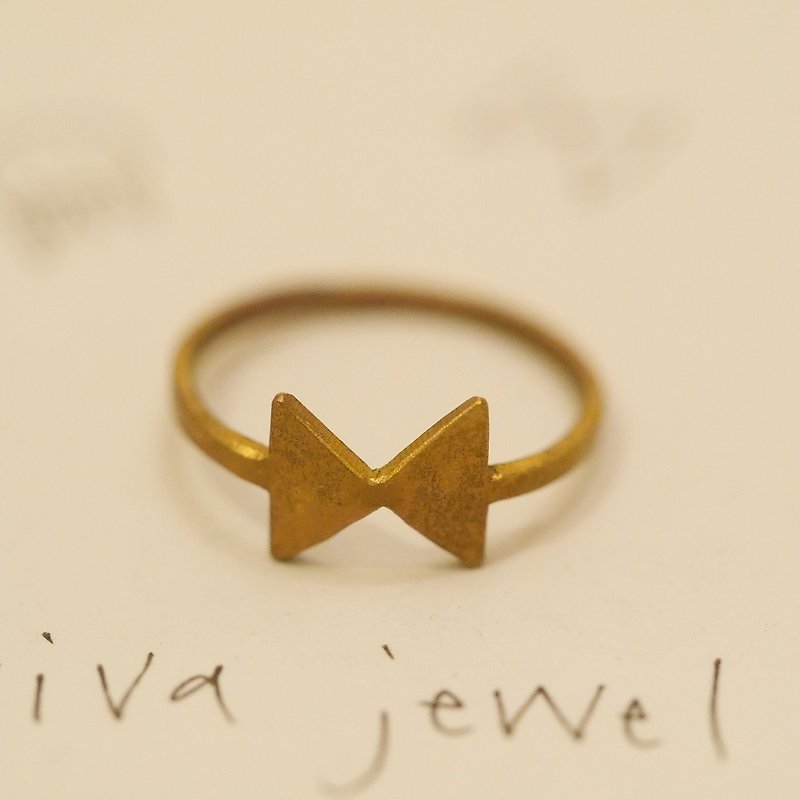 蝶タイ　A bow tie　リング　　素材　真鍮 - 戒指 - 銅/黃銅 金色