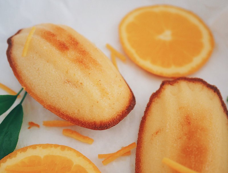 Madeleine (Tangerine) 8pcs - Handmade Cookies - Fresh Ingredients Yellow