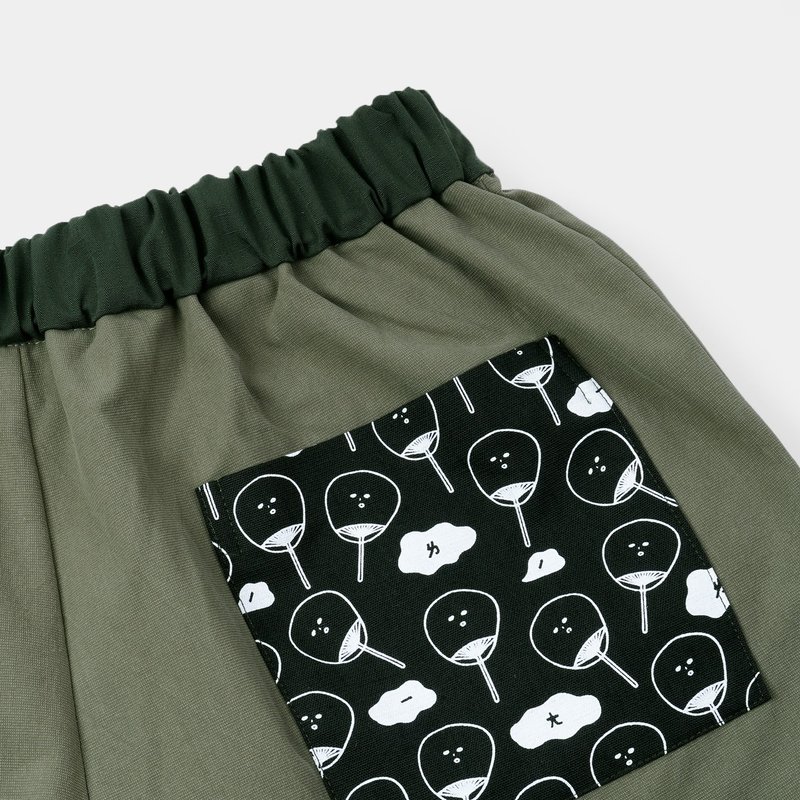 Shanliang Kindness Printed Asymmetrical Pocket Shorts-Green - กางเกงขาสั้น - ผ้าฝ้าย/ผ้าลินิน สีเขียว