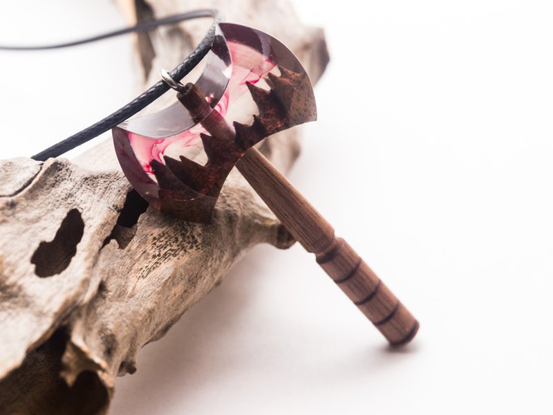 Ragnar || Ax pendant Wooden resin - Necklaces - Wood Red