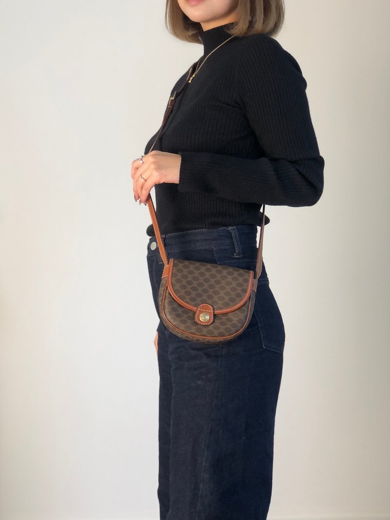 【Direct from Japan Luxury Pre-owned Bag】CELINE Macadam Shoulder Bag Brown Triomphe PVC Leather Mini Bag vintage eckras - กระเป๋าแมสเซนเจอร์ - วัสดุกันนำ้ สีนำ้ตาล