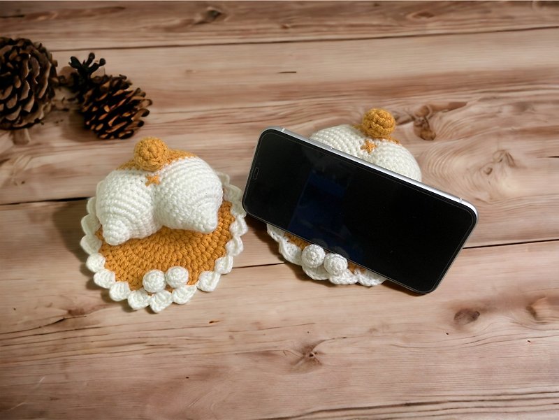 Hand knitted wool super cute corgi butt cell phone holder Christmas exchange gift - ที่ตั้งมือถือ - ผ้าฝ้าย/ผ้าลินิน 
