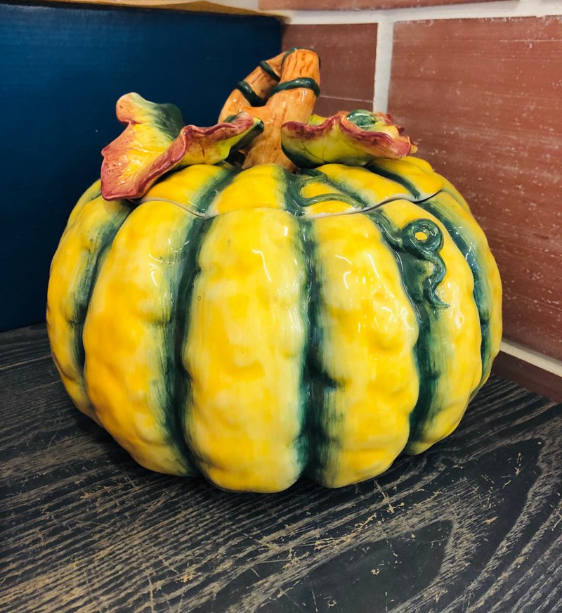 Handmade ceramic yellow pumpkin jar made in Taiwan - Items for Display - Porcelain Yellow