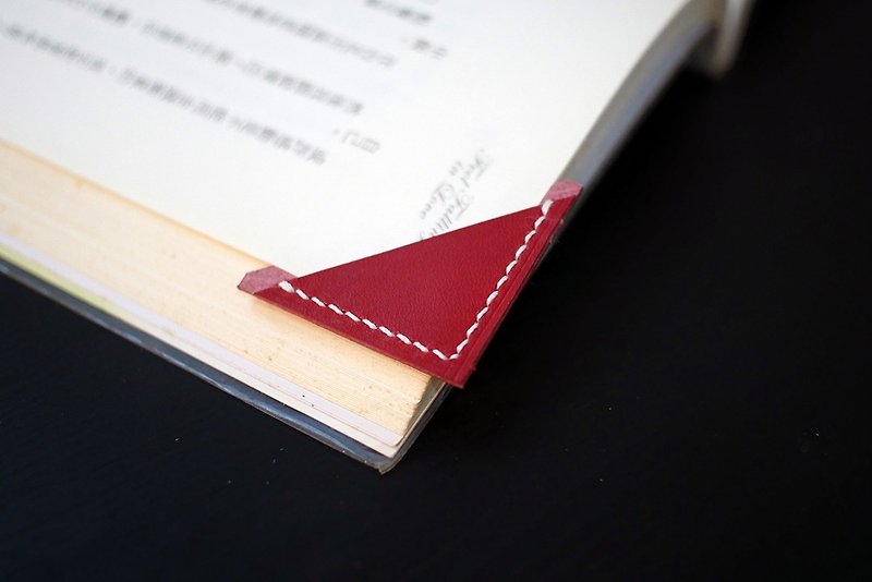 [Promotion] Triangle Leather Bookmark-Chili Red - ที่คั่นหนังสือ - หนังแท้ สีแดง
