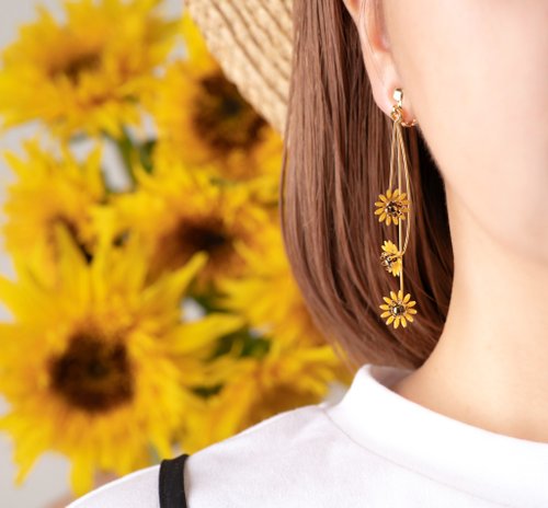 ひまわりの花びら イエローオニキス ラフカット 一粒 ピアス 14kgf ひまわりの花びら イエローオニキス ラフカット 一粒 ピアス 14kgf