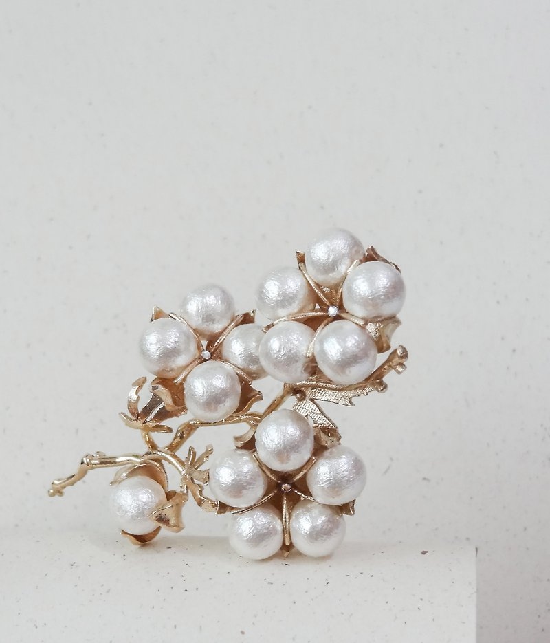 //Only one item on sale will be sold out // Cotton Pearl Pearl Cotton Brooch/Pendant Gold - Brooches - Pearl White
