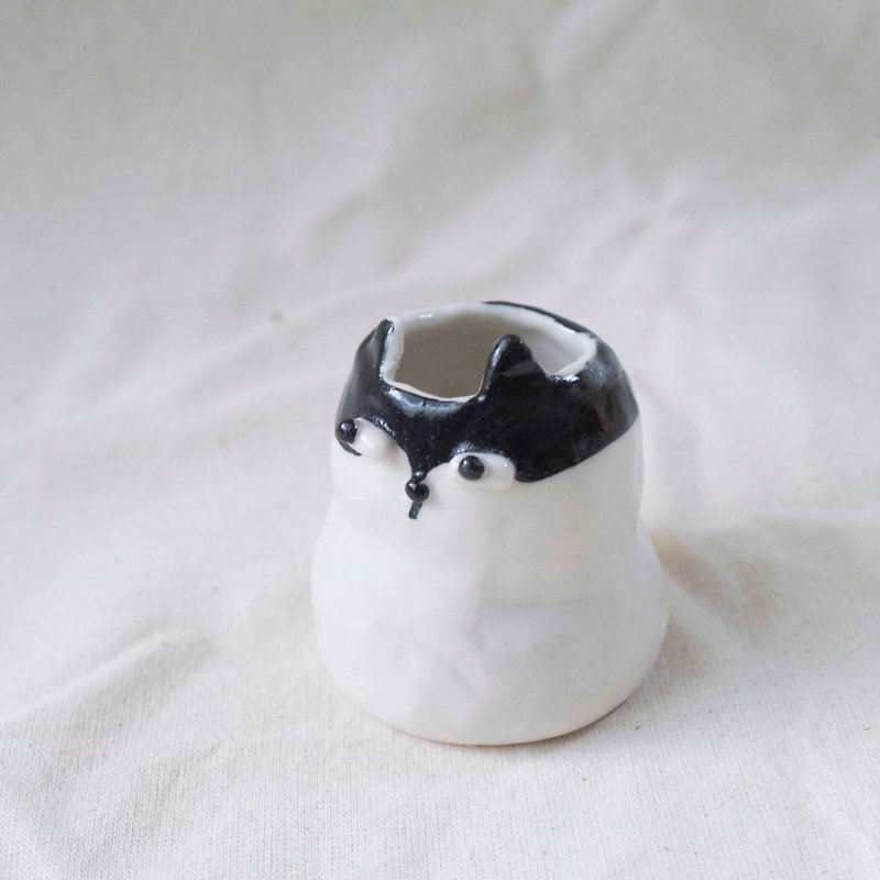 メルセデス猫の小花飾り - 人形・フィギュア - 磁器 ホワイト