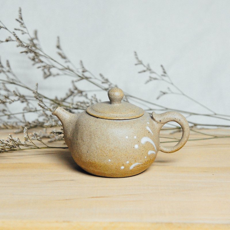 Tao hand for. White fireworks hand pinch teapot - Teapots & Teacups - Pottery Brown