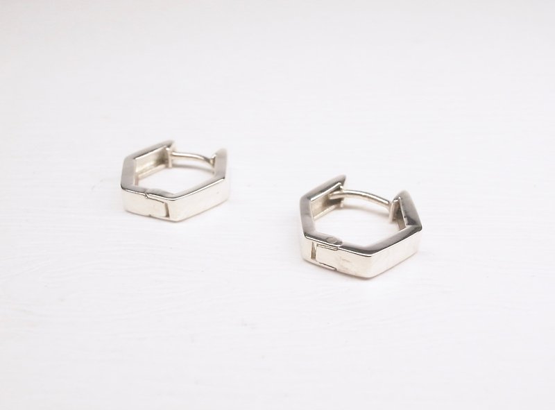 二毛银 [Hexagon wide 3mm thick medium circle earrings] - Earrings & Clip-ons - Other Metals 