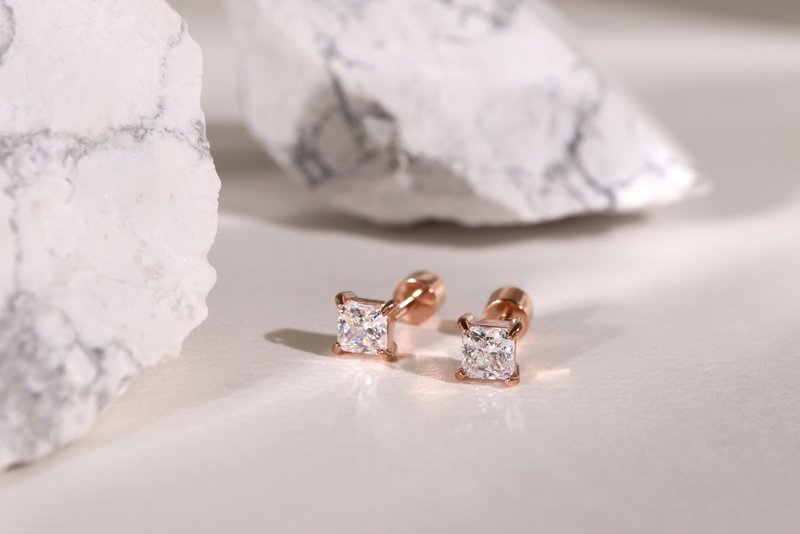 【Anti-allergic transfer beads】Classic. Simple Square Diamond Earrings - ต่างหู - สแตนเลส สึชมพู