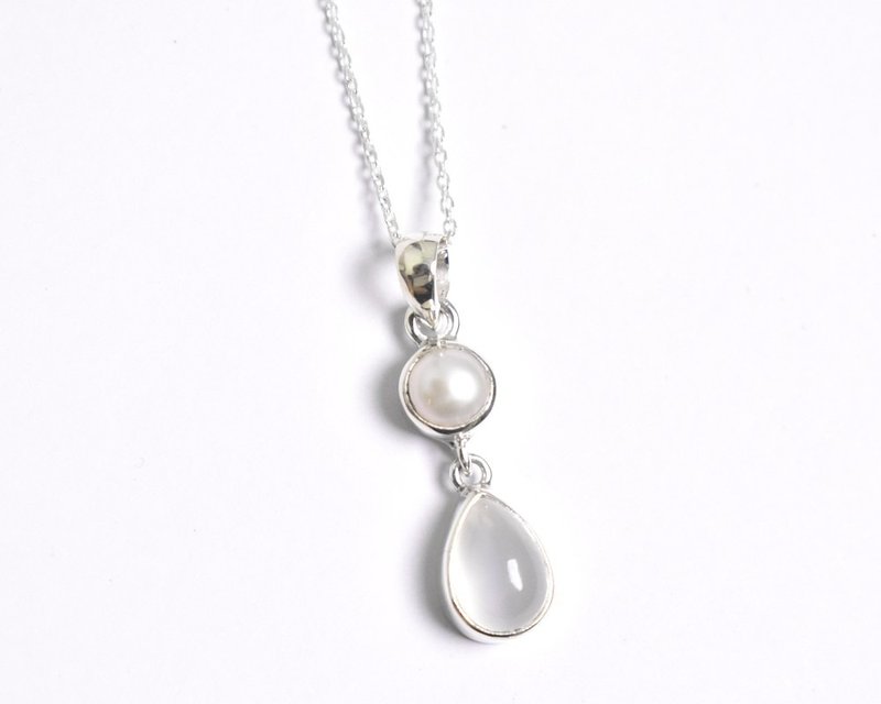 Moonstone and freshwater pearl silver necklace silver 925 - สร้อยคอ - เครื่องเพชรพลอย ขาว