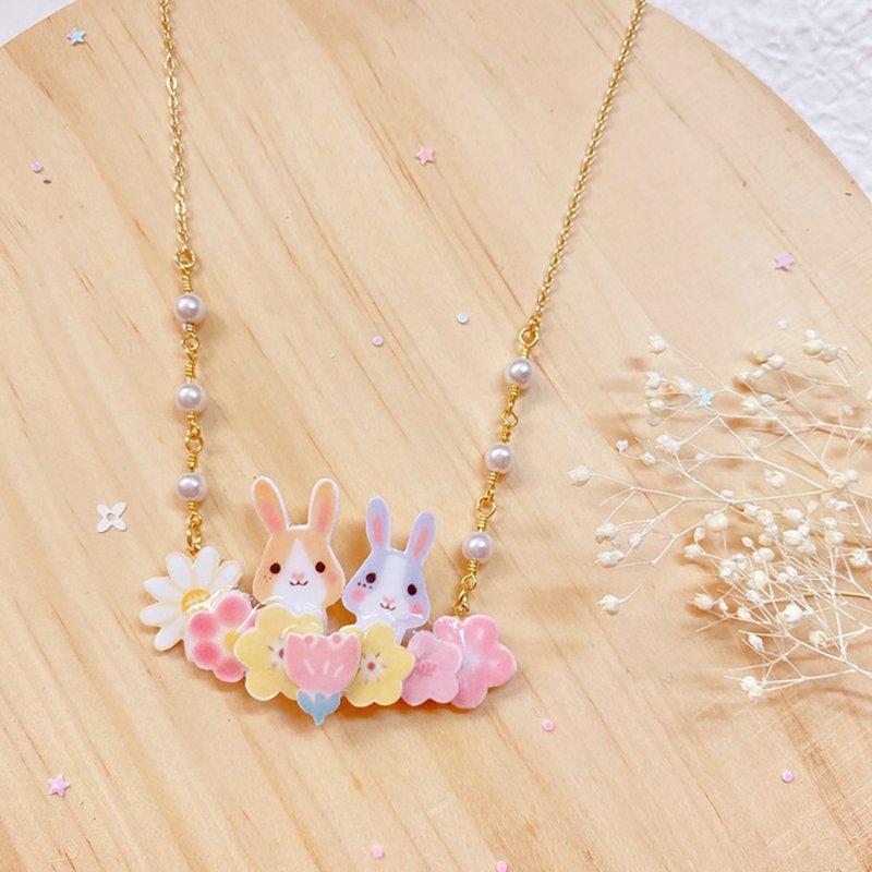 Handmade rabbit flower flower necklace - สร้อยคอ - เรซิน 