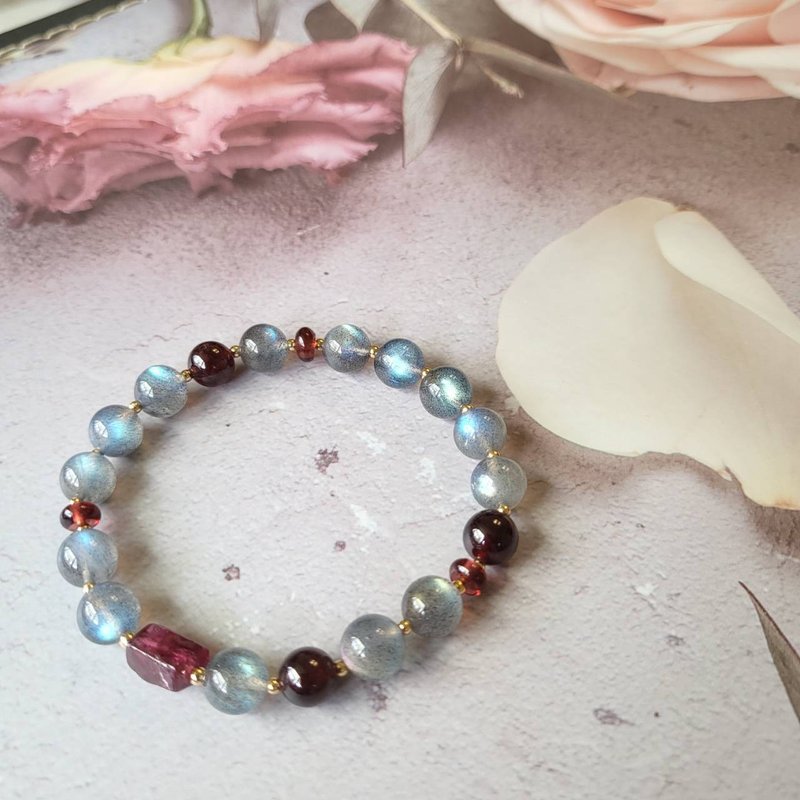 Lucky/noble/peach blossom/beauty ~ Stone of performance / Stone of woman ~ labradorite Stone bracelet - Bracelets - Crystal 