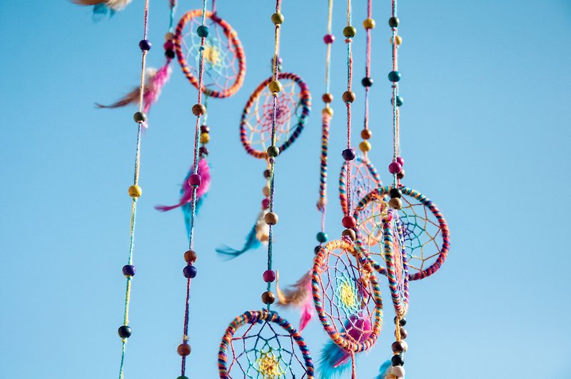 Hand-woven cotton Linen rainbow Dreamcatcher strap Boho wool feather Dreamcatcher - Rainbow rotating step - ของวางตกแต่ง - ผ้าฝ้าย/ผ้าลินิน หลากหลายสี