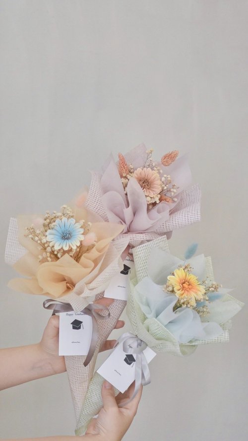 花，說 Flowers Story 乾燥花 /畢業花束D款/太陽花 永生花 乾燥花 畢業 情人節 教師節 畢業季