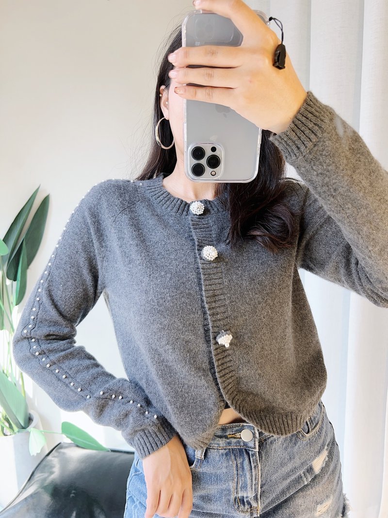 Mouse gray hand-sewn pearl button short cardigan coat antique cashmere wool sweater cashmere sweater - Women's Sweaters - Wool Gray