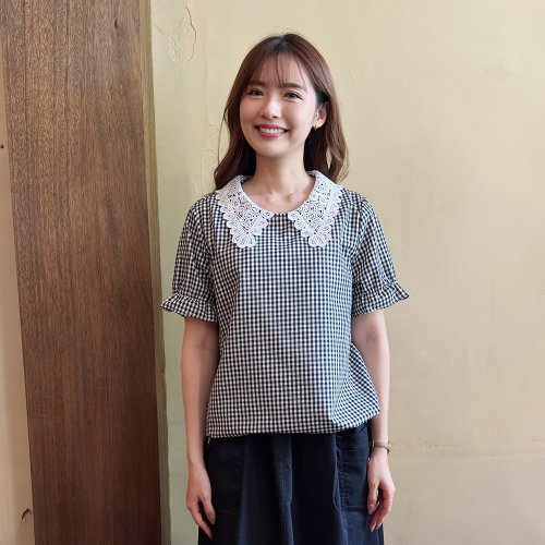 花木馬幸福造夢鋪 Hana Mokuba 鏤空蕾絲立領格紋綁帶收口上衣