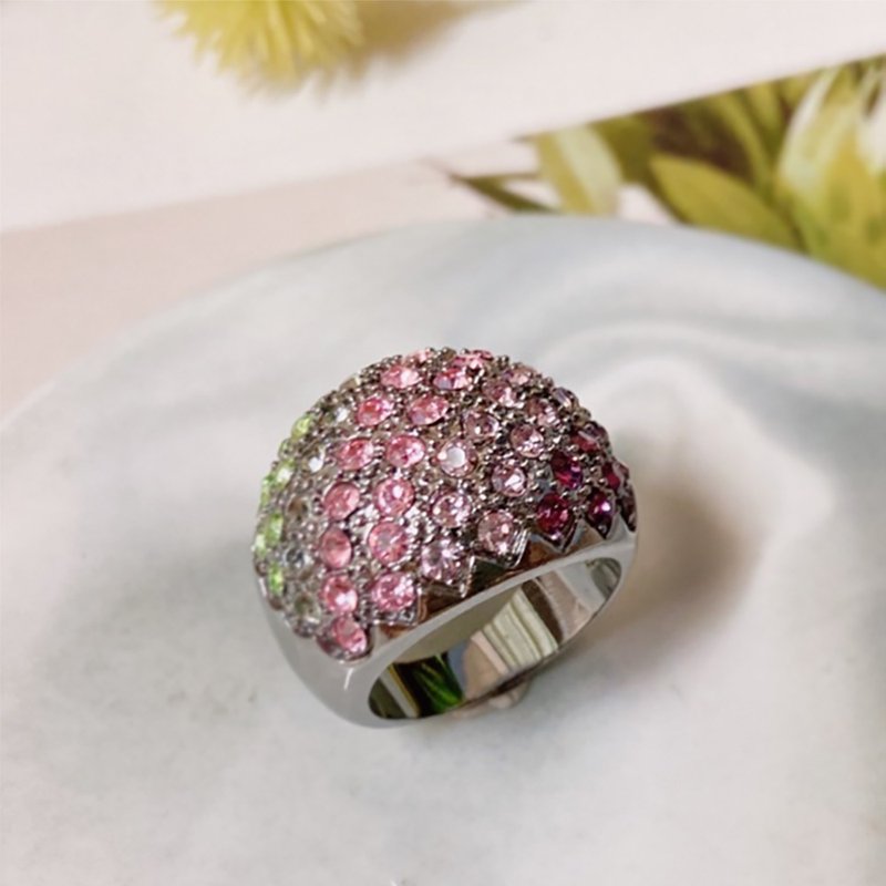 [Western Antique Jewelry] 12.5 Colorful Gradient Rhine Diamond Arc Thick Curve Ring Silver Black - General Rings - Precious Metals Silver