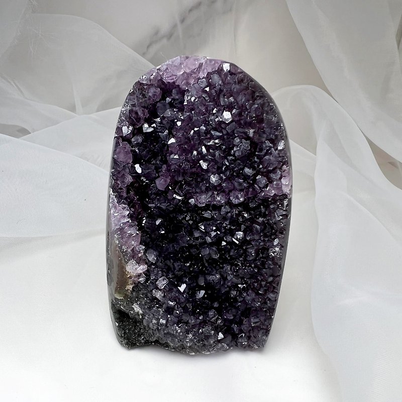 special. Degaussing, one picture, one thing, office healing, purification, wealth and nobleman l Amethyst Town Amethyst l - Items for Display - Crystal Purple