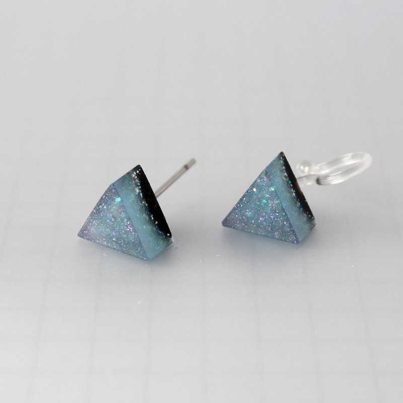 Triangle Resin Earring / Sparkle Gunjou / Single stud - Earrings & Clip-ons - Resin Blue