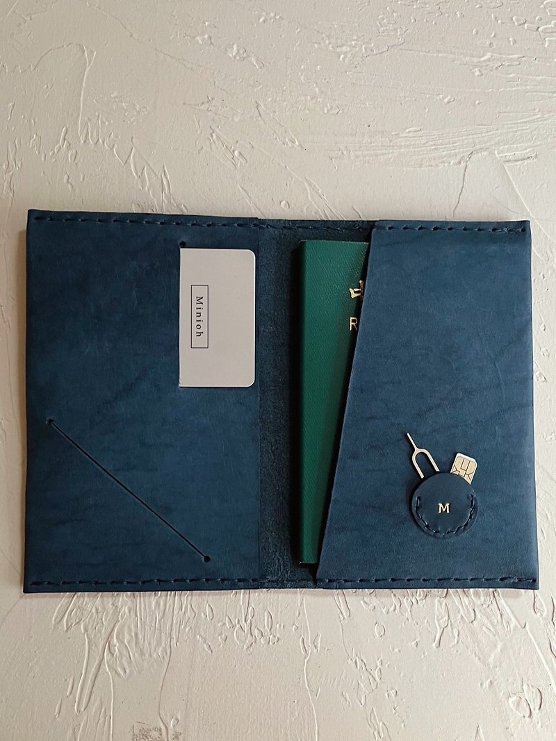 Leather passport holder - dark blue pattern - ที่เก็บพาสปอร์ต - หนังแท้ สีน้ำเงิน