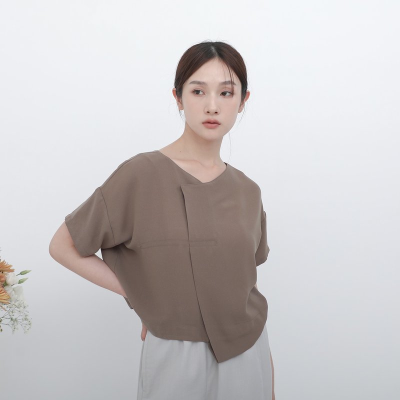 [Classic original] Goule_Outline asymmetrical pleated Brown - Women's Tops - Polyester Brown
