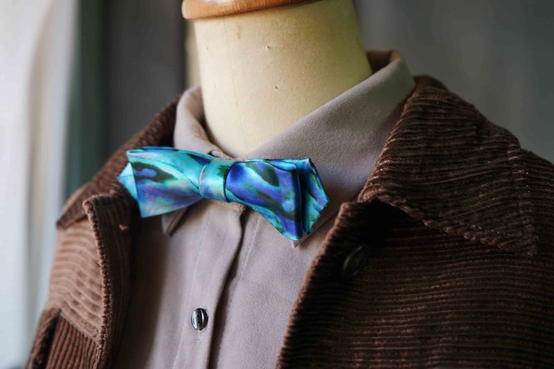Antique cloth flower tie remade handmade bow tie-deep sea fish blue-narrow version - หูกระต่าย/ผ้าพันคอผู้ชาย - เส้นใยสังเคราะห์ สีน้ำเงิน