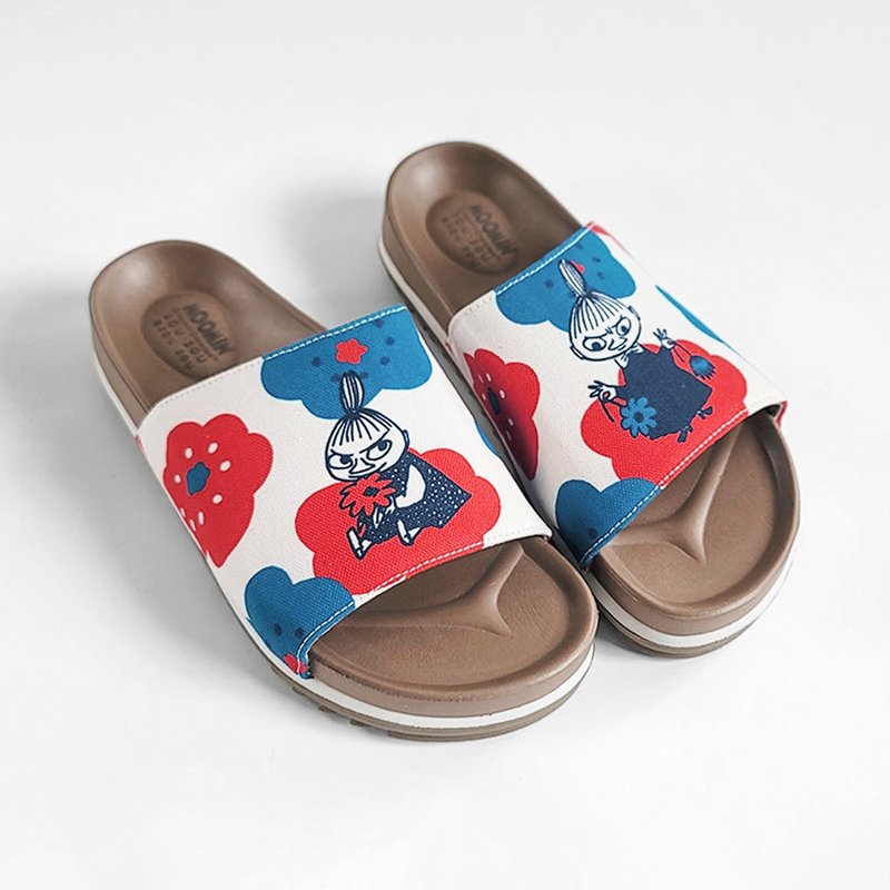 【Pinkoi x Moomin x SOU・SOU】Thick-soled slippers with illustrations of Xiaomei and Smile - Bai Caihua - Slippers - Cotton & Hemp White