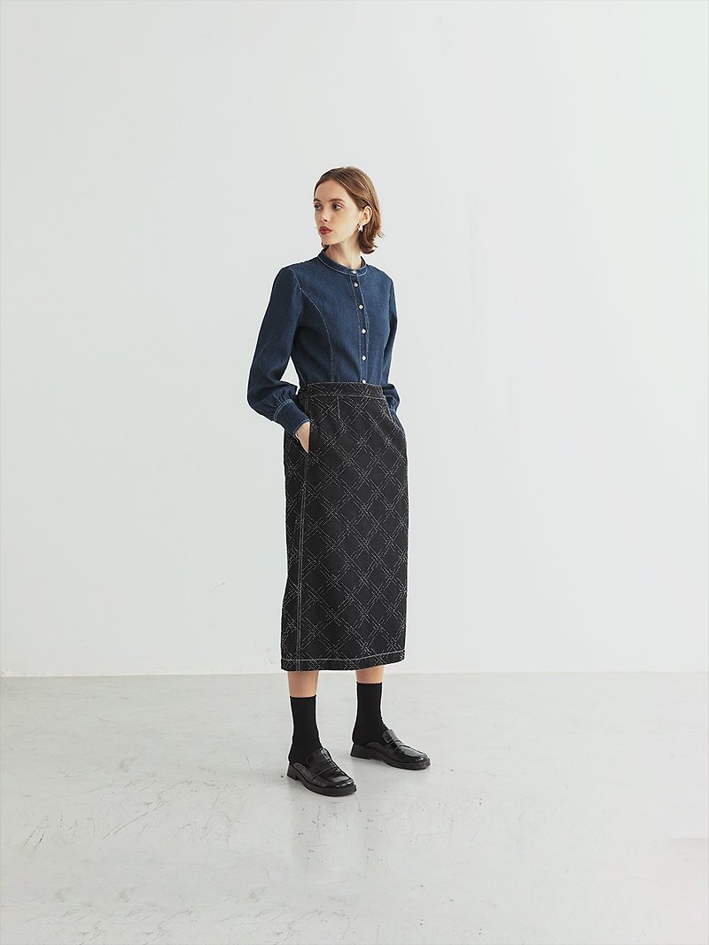 Slow tea black thorn embroidered denim skirt wash water to make old retro a-line skirt - กระโปรง - ผ้าฝ้าย/ผ้าลินิน สีดำ