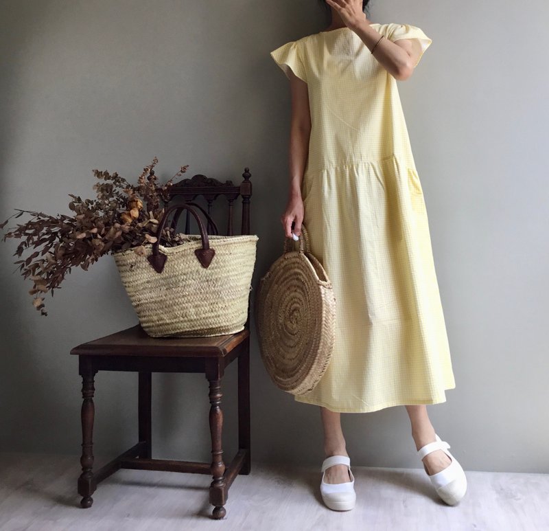 Big girl's childhood/yellow small square small flying sleeves low waist long dress 100% cotton - ชุดเดรส - ผ้าฝ้าย/ผ้าลินิน สีเหลือง