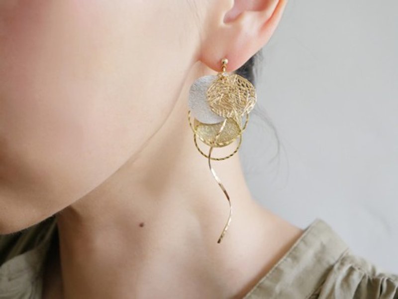 Silver and gold 2-way earrings/ Clip-On - ต่างหู - โลหะ 