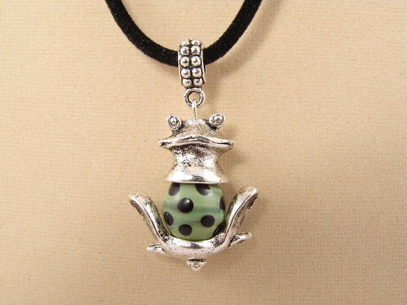Silver Frog Pendant Necklace Mint Green Lampwork Glass Froggy Jewelry Necklace - Necklaces - Glass Green