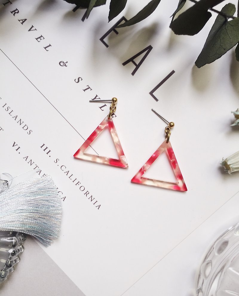 La Don - 石紋三角幾何 - 透紅 耳針/耳夾 - 耳環/耳夾 - 樹脂 紅色