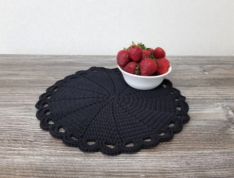 Set of 4 crochet PLACEMAT Crochet doily Knitted coaster Napkin Table decoration - 餐桌布/桌巾/餐墊 - 棉．麻 白色