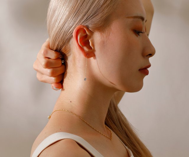 sway-round pierced earring GD ニッケルフリーピアス キュービックジルコニアが揺れるおしゃれなシンプルデザイン ゴールド  - ショップ in the mirror ピアス・イヤリング - Pinkoi