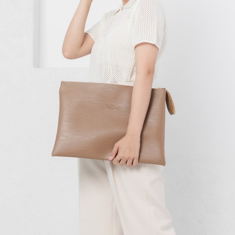 Artificial Leather Clutch Bag (Nude) - 電腦包/筆電包 - 人造皮革 咖啡色