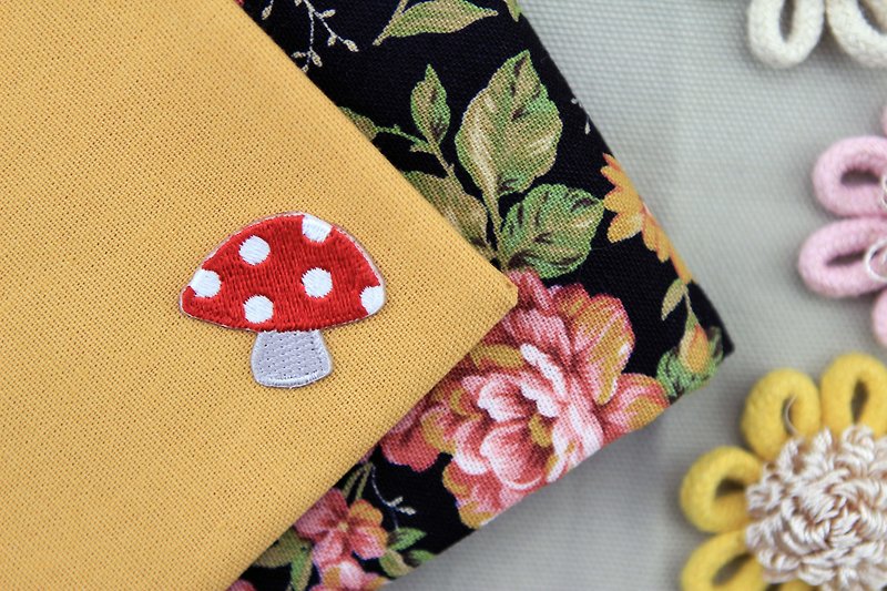 Magical Mushroom Self-adhesive Embroidered Cloth Sticker-Forest Series - ของเล่นเด็ก - งานปัก สีแดง