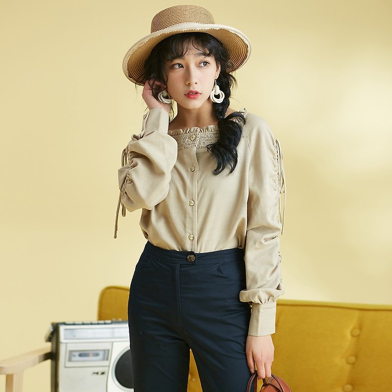Annie Chen 2018 spring and summer new literary women's pure color drawstring sleeve retro collar shirt - เสื้อผู้หญิง - ไฟเบอร์อื่นๆ สีกากี