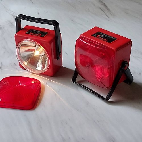 昨日好物 • yesterday nicethings 普普年代英國紅色塑料手持式警報燈2個 老品全新