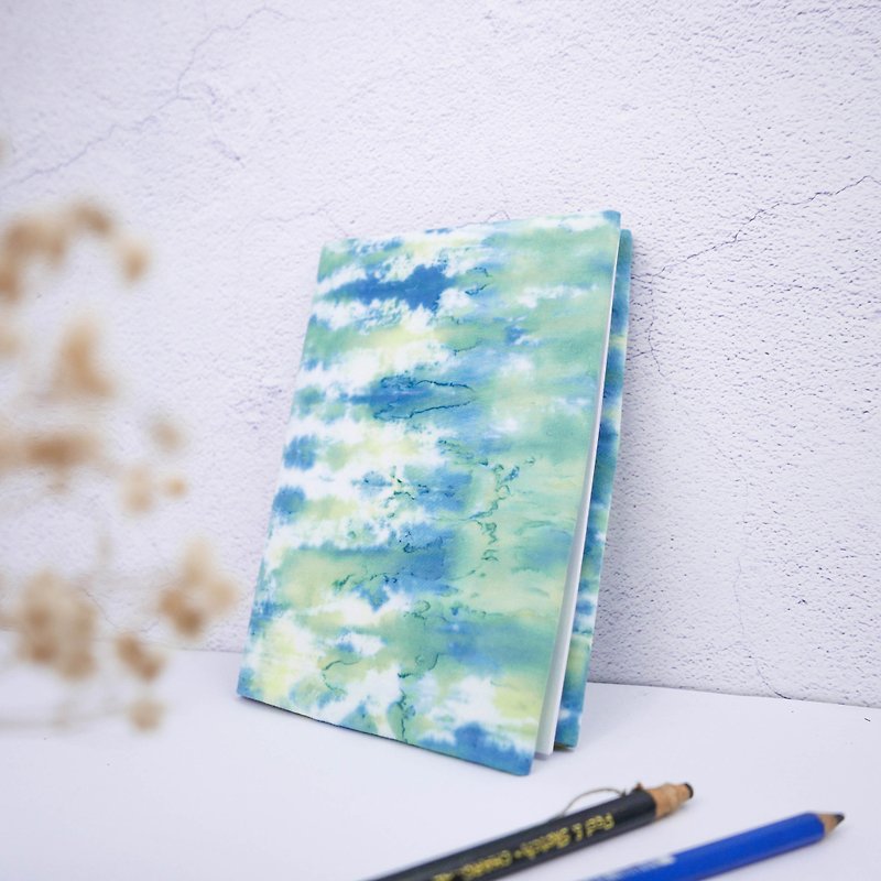 Aurora | Tie dye A5 Book Cover - สมุดบันทึก/สมุดปฏิทิน - ผ้าฝ้าย/ผ้าลินิน สีน้ำเงิน